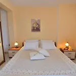 Rooms Aura